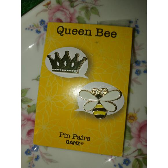 "Queen Bee" pin pairs Ganz New - Picture 1 of 2